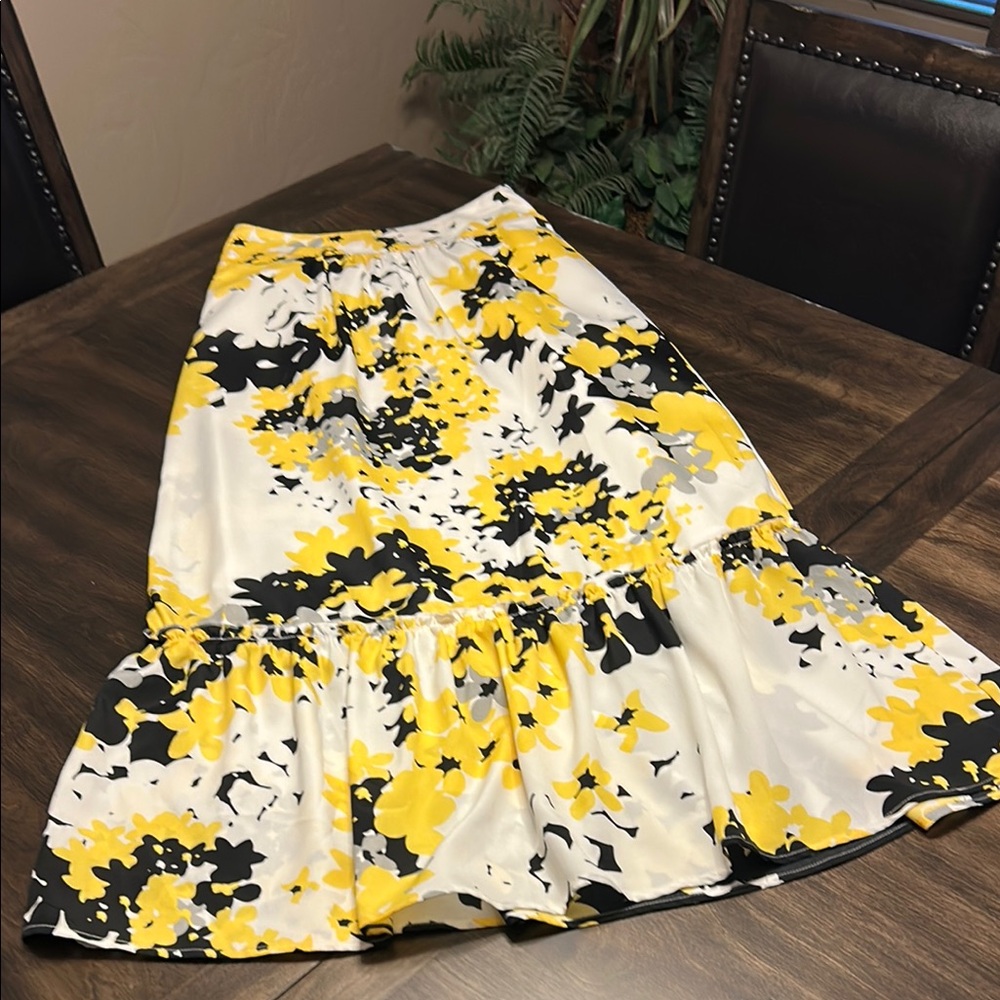 New York & Company Yellow and Black Floral Maxi Skirt - Picture 6 of 13